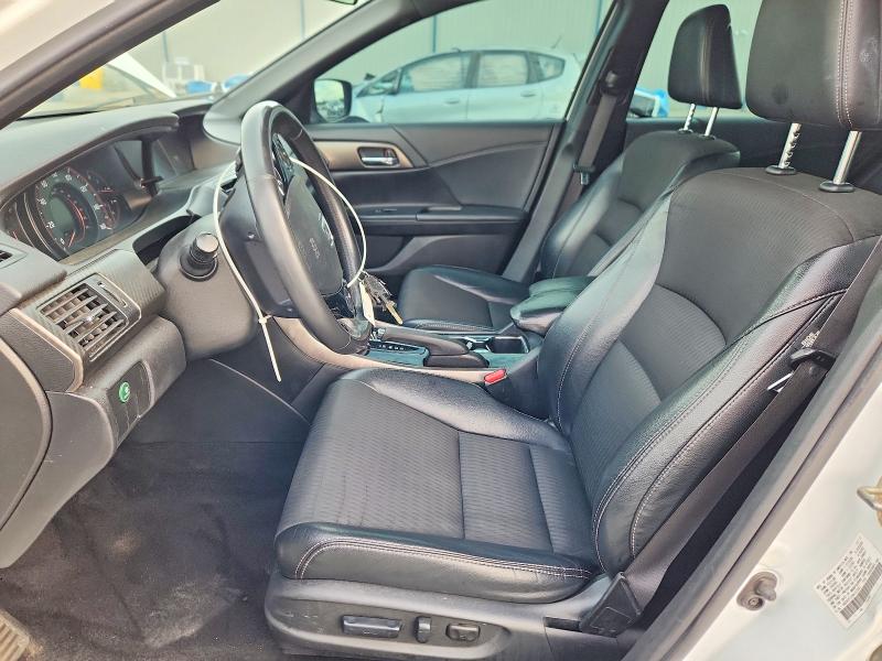 Продажа на аукционе авто 2017 Honda Accord, vin: 1HGCR2F52HA152600, номер лота: 70911846