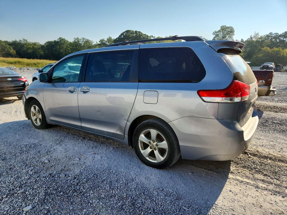 2013 Toyota Sienna მანქანა იყიდება აუქციონზე, vin: 5TDKK3DCXDS384901, აუქციონის ნომერი: 68297826