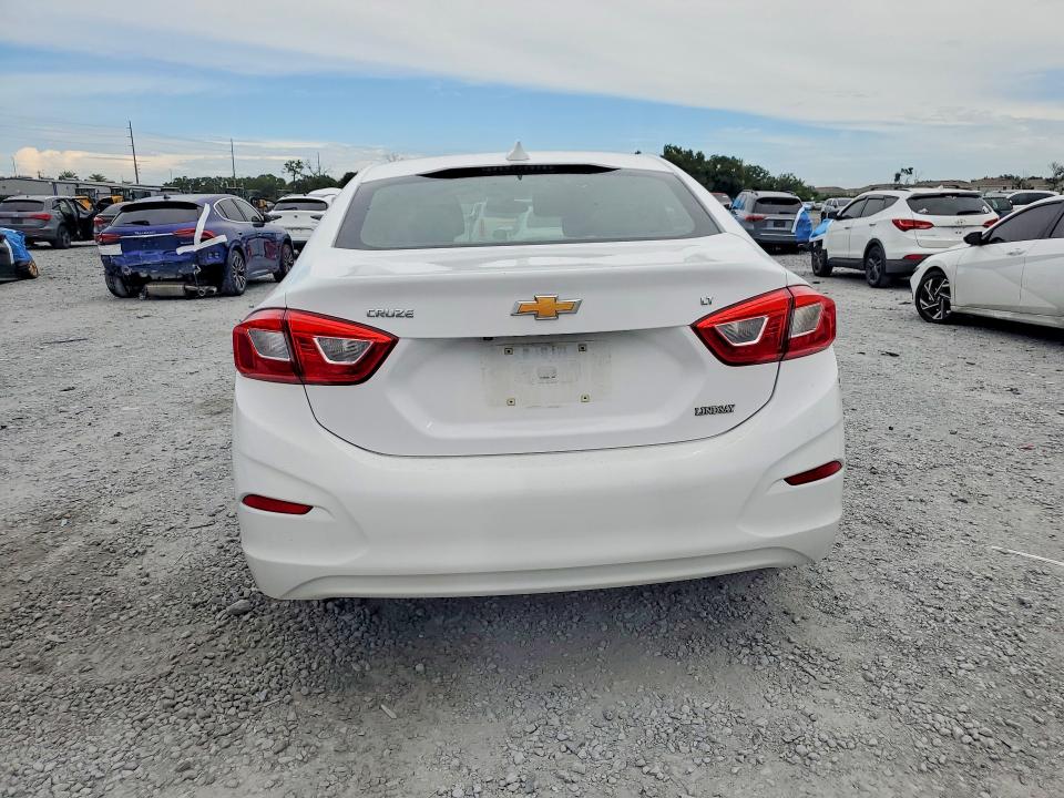 Aukcja sprzedaży 2018 Chevrolet Cruze, vin: 1G1BE5SM7J7228215, numer aukcji: 70693936