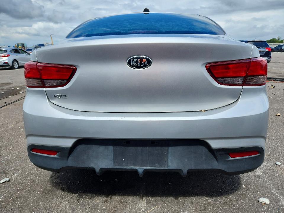 70122326 :رقم المزاد ، 3KPA24ABXJE054811 vin ، 2018 Kia Rio مزاد بيع