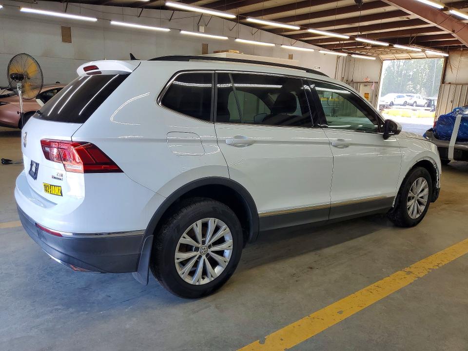 Продаж на аукціоні авто 2018 Volkswagen Tiguan, vin: 3VV2B7AX8JM185907, номер лоту: 67533326