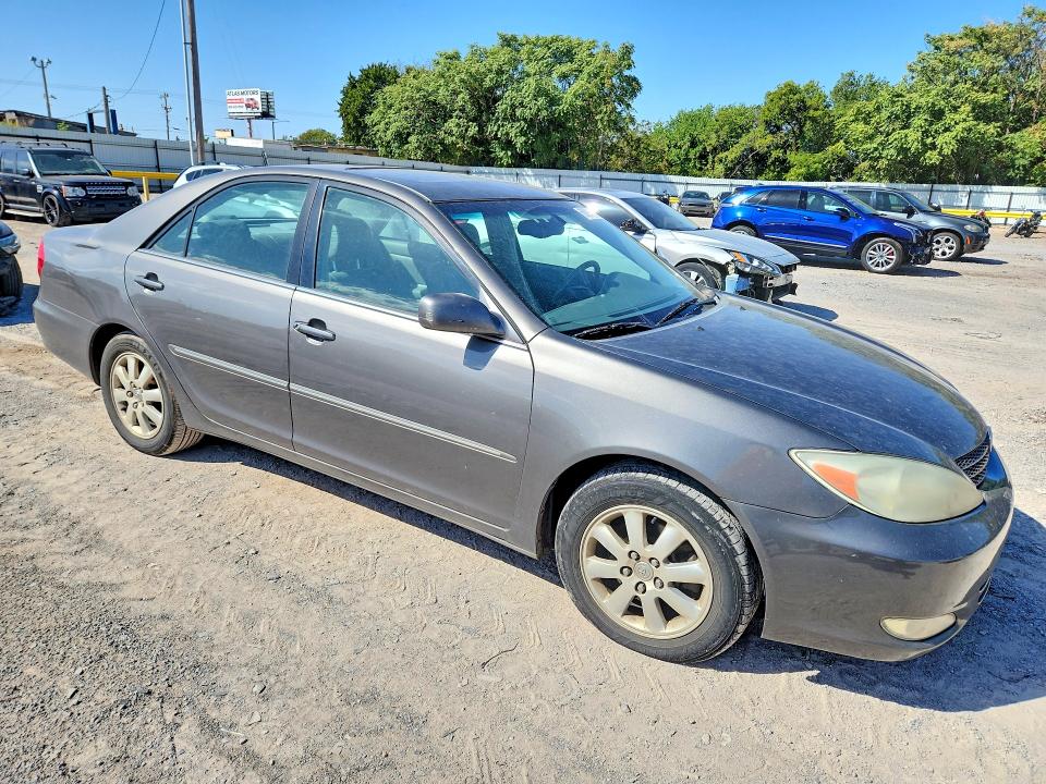 68899716 :رقم المزاد ، 4T1BF30KX4U576814 vin ، 2004 Toyota Camry مزاد بيع