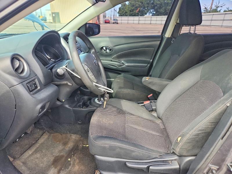 68926676 :رقم المزاد ، 3N1CN7AP8JL803729 vin ، 2018 Nissan Versa مزاد بيع