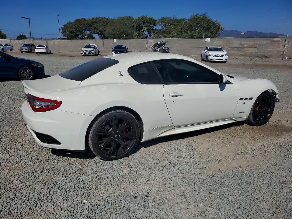 2014 Maserati Granturismo მანქანა იყიდება აუქციონზე, vin: ZAM45VLA6E0079455, აუქციონის ნომერი: 67202106