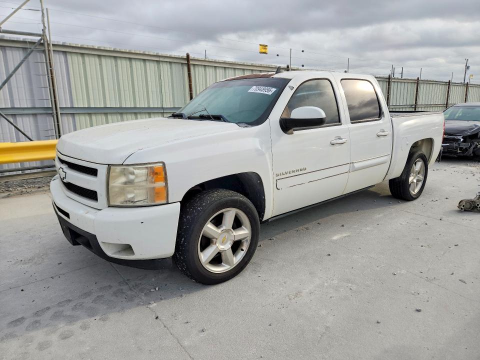 2011 Chevrolet Silverado მანქანა იყიდება აუქციონზე, vin: 3GCPKSE36BG369872, აუქციონის ნომერი: 70948956