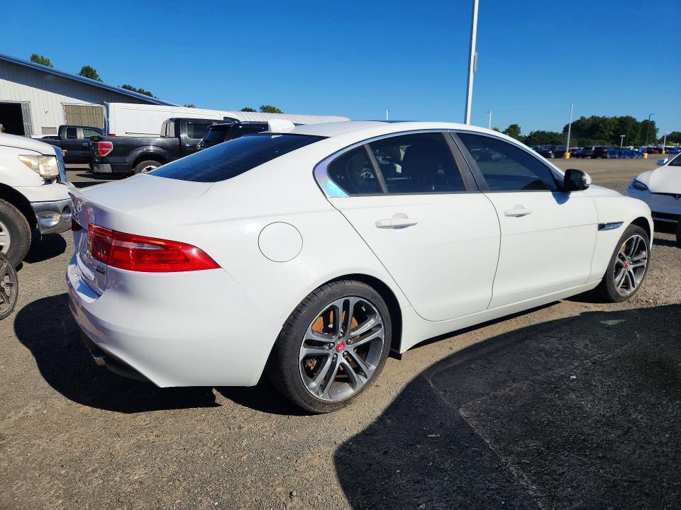 2017 Jaguar Xe მანქანა იყიდება აუქციონზე, vin: SAJAJ4BVXHA958474        , აუქციონის ნომერი: 68617226