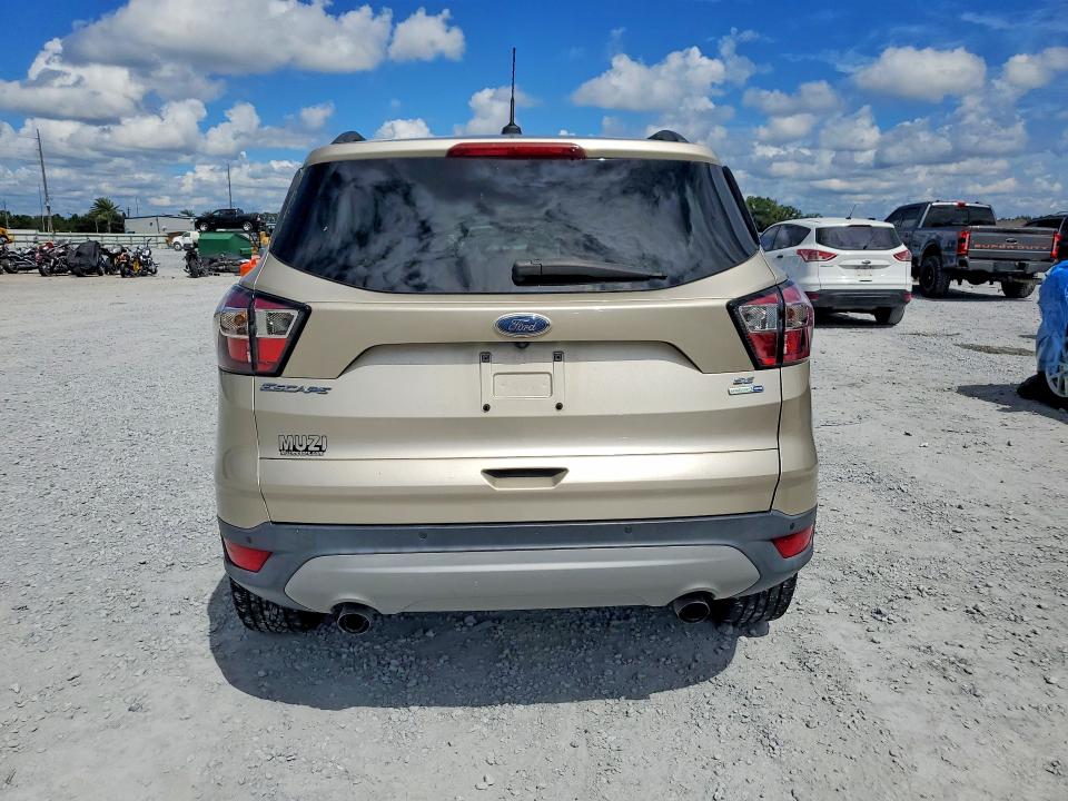 70922676 :رقم المزاد ، 1FMCU9GD1HUC57702 vin ، 2017 Ford Escape مزاد بيع