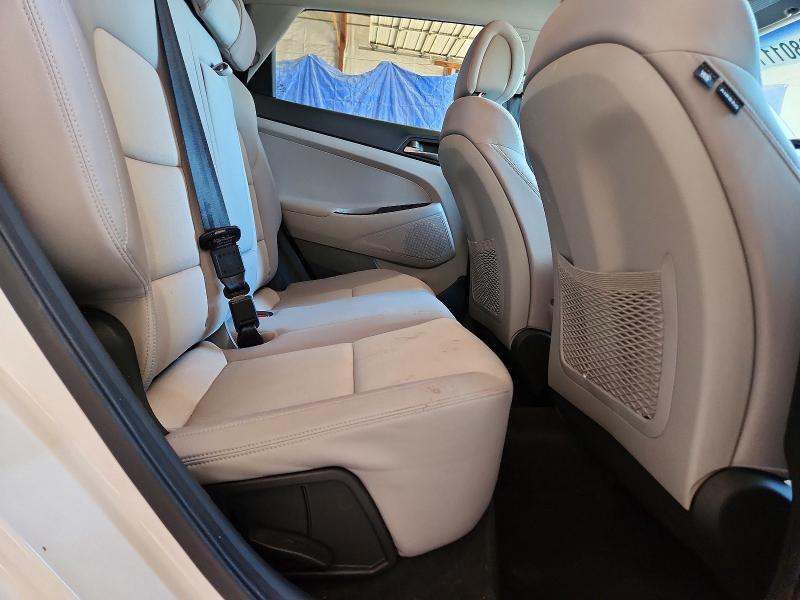 2017 Hyundai Tucson მანქანა იყიდება აუქციონზე, vin: KM8J3CA25HU400827, აუქციონის ნომერი: 70801116