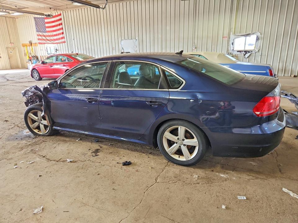70351626 :رقم المزاد ، 1VWBP7A31DC049070 vin ، 2013 Volkswagen Passat مزاد بيع
