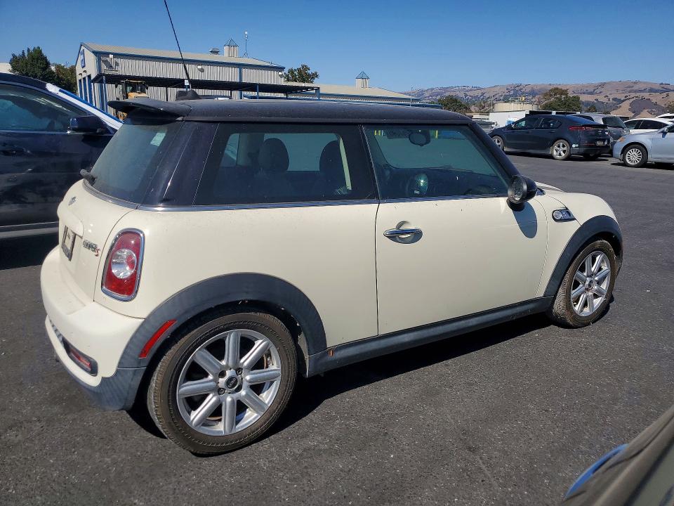 Продаж на аукціоні авто 2011 Mini Cooper, vin: WMWSV3C56BTY21671, номер лоту: 70267096