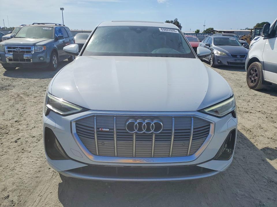 Продажа на аукционе авто 2021 Audi E-tron, vin: WA11AAGE1MB007097, номер лота: 69883926