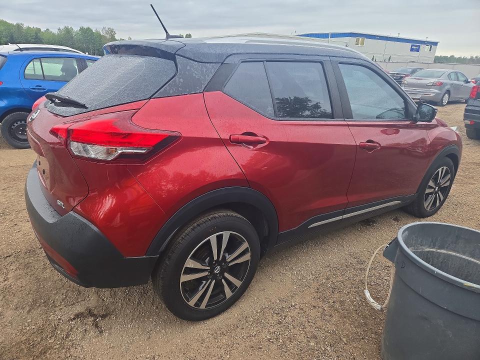 68612636 :رقم المزاد ، 3N1CP5CU7JL535581 vin ، 2018 Nissan Kicks مزاد بيع