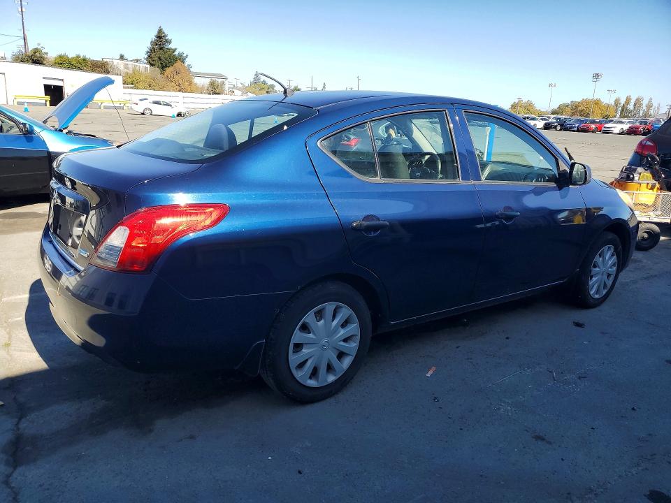 2012 Nissan Versa მანქანა იყიდება აუქციონზე, vin: 3N1CN7AP3CL890569, აუქციონის ნომერი: 71053936