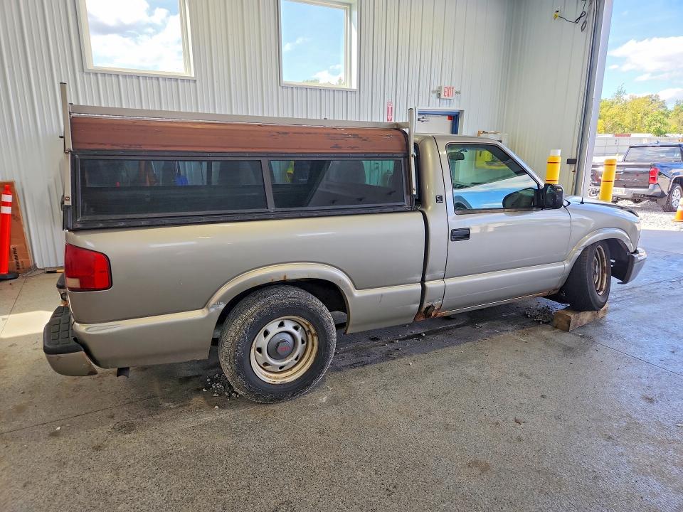 68940216 :رقم المزاد ، 1GTCS14H938251201 vin ، 2003 Gmc Sonoma مزاد بيع