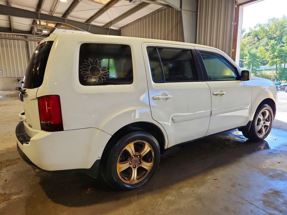 68681196 :رقم المزاد ، 5FNYF4H40CB086478 vin ، 2012 Honda Pilot مزاد بيع