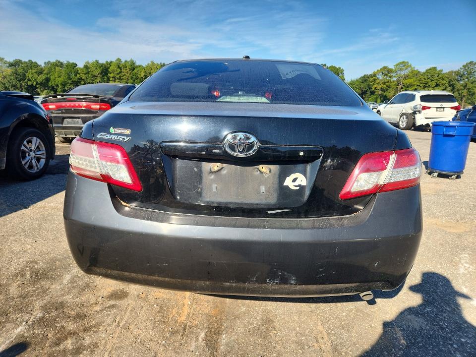 70112306 :رقم المزاد ، 4T1BF3EKXAU089813 vin ، 2010 Toyota Camry مزاد بيع