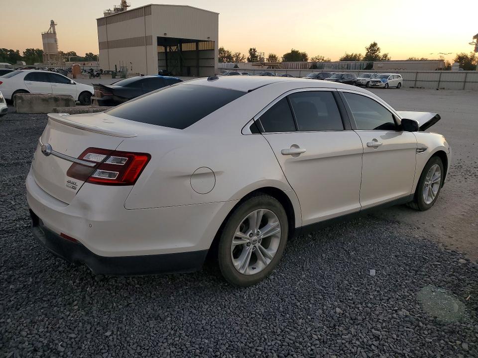 67674086 :رقم المزاد ، 1FAHP2H85FG128793 vin ، 2015 Ford Taurus مزاد بيع