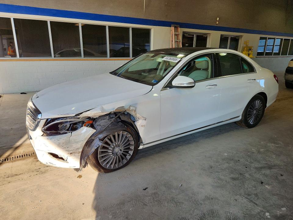 2015 Mercedes-benz C მანქანა იყიდება აუქციონზე, vin: 55SWF4KB4FU023966, აუქციონის ნომერი: 69360686