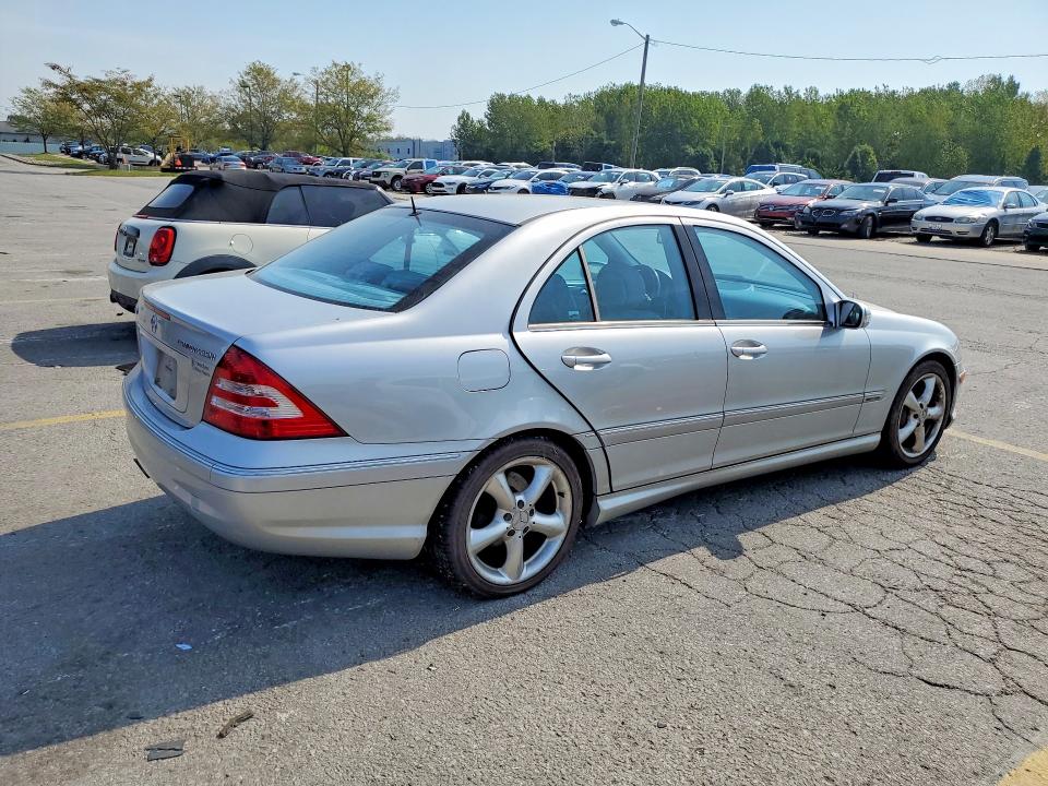 2005 Mercedes-benz C მანქანა იყიდება აუქციონზე, vin: WDBRF40J15G619022, აუქციონის ნომერი: 68679326