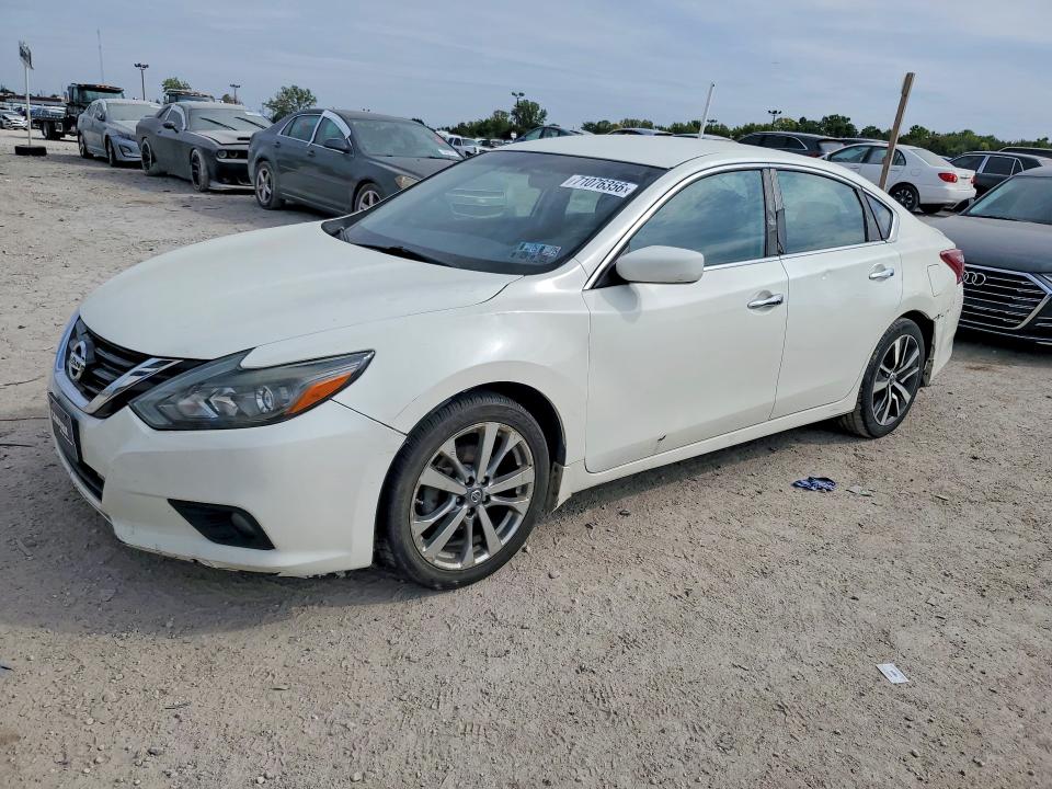 2017 Nissan Altima მანქანა იყიდება აუქციონზე, vin: 1N4AL3AP9HC264598, აუქციონის ნომერი: 71076356