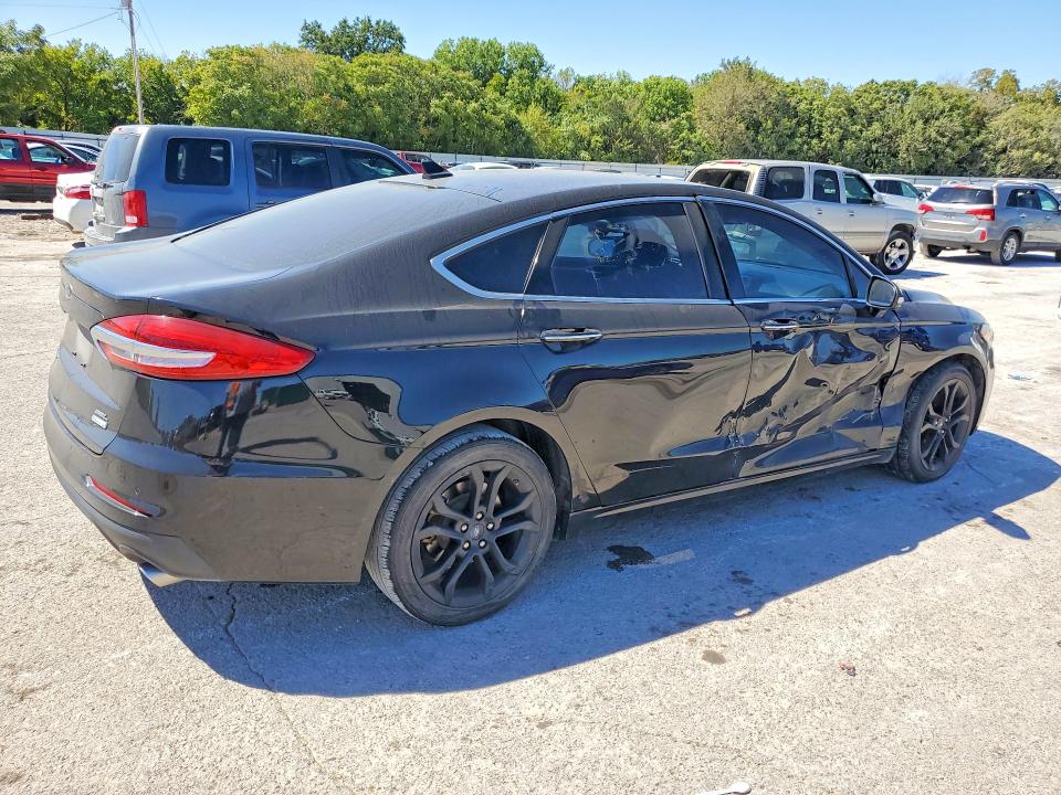 67819056 :رقم المزاد ، 3FA6P0CD9KR181158 vin ، 2019 Ford Fusion مزاد بيع
