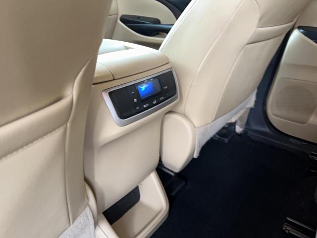 71475526 :رقم المزاد ، 5TDZZRFH9KS309982 vin ، 2019 Toyota Highlander مزاد بيع
