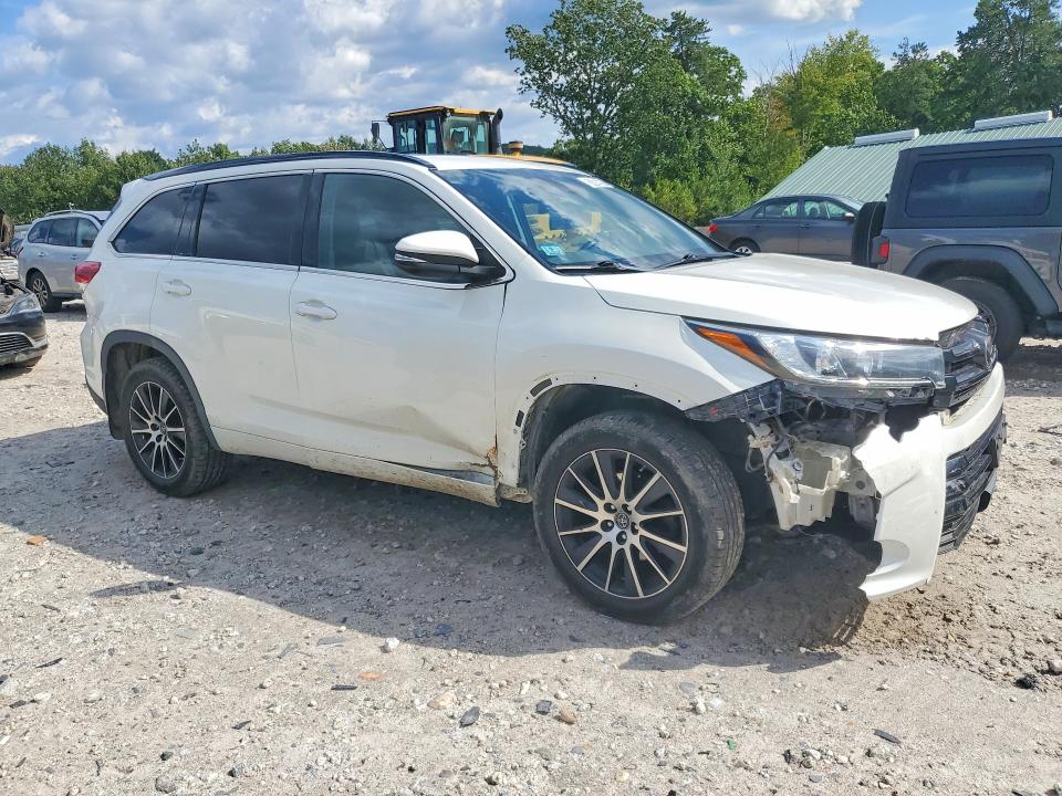 Продаж на аукціоні авто 2017 Toyota Highlander, vin: 5TDJZRFHXHS395440, номер лоту: 68214786