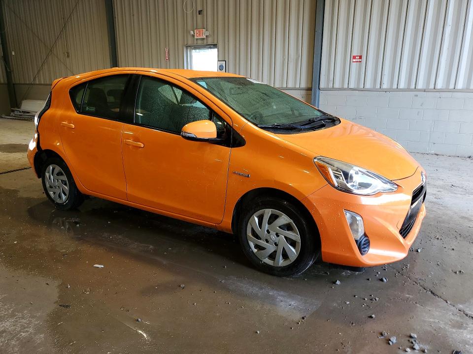 67808446 :رقم المزاد ، JTDKDTB34F1105519 vin ، 2015 Toyota Prius C مزاد بيع
