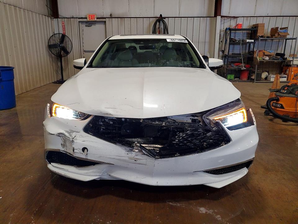2018 Acura Tlx მანქანა იყიდება აუქციონზე, vin: 19UUB1F30JA011645, აუქციონის ნომერი: 69710856