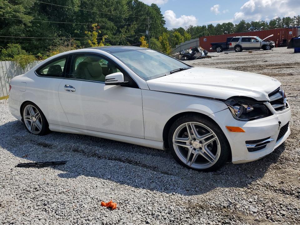 Продажа на аукционе авто 2014 Mercedes-benz C, vin: WDDGJ4HB7EG183569, номер лота: 69983356