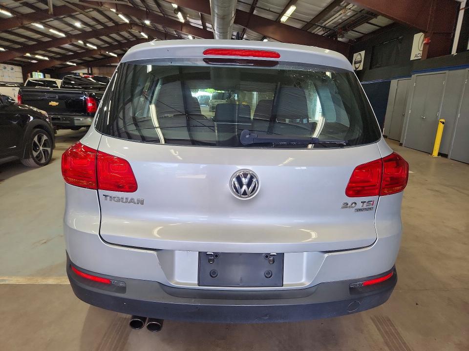 Продажа на аукционе авто 2015 Volkswagen Tiguan, vin: WVGBV7AX0FW589745, номер лота: 70406496