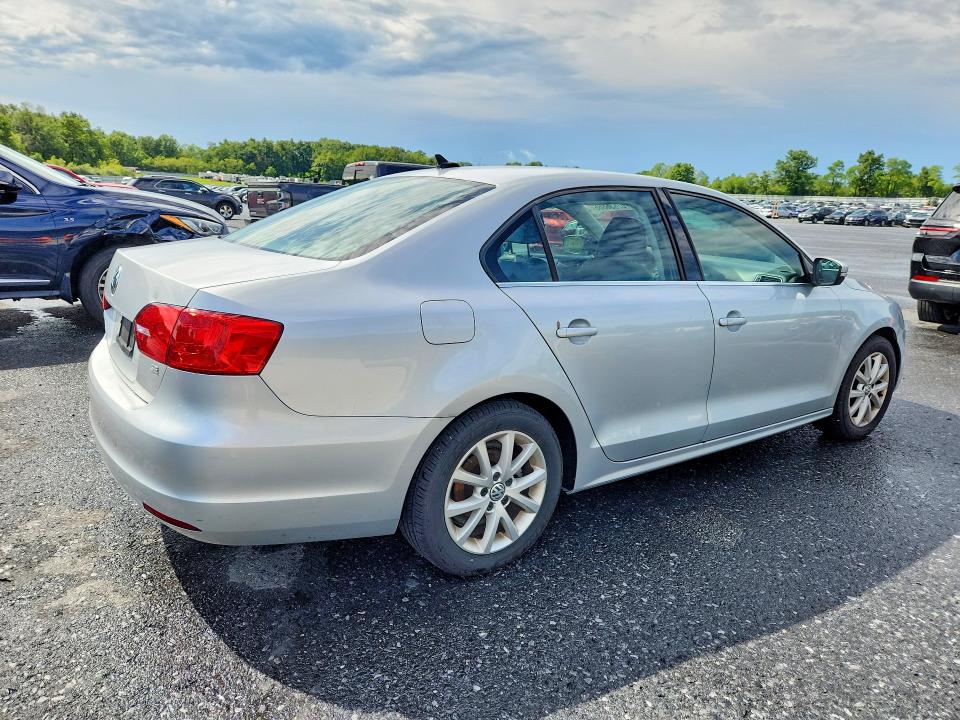 67836866 :رقم المزاد ، 3VWD07AJ6EM362305 vin ، 2014 Volkswagen Jetta مزاد بيع