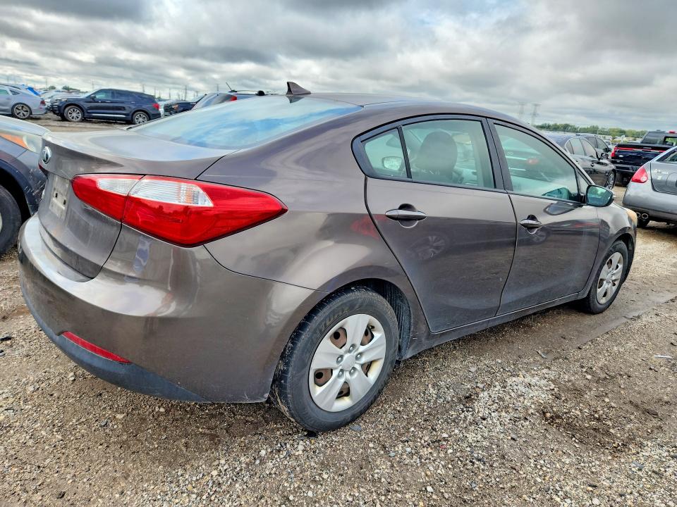 2015 Kia Forte მანქანა იყიდება აუქციონზე, vin: KNAFX4A60F5352374, აუქციონის ნომერი: 69611296