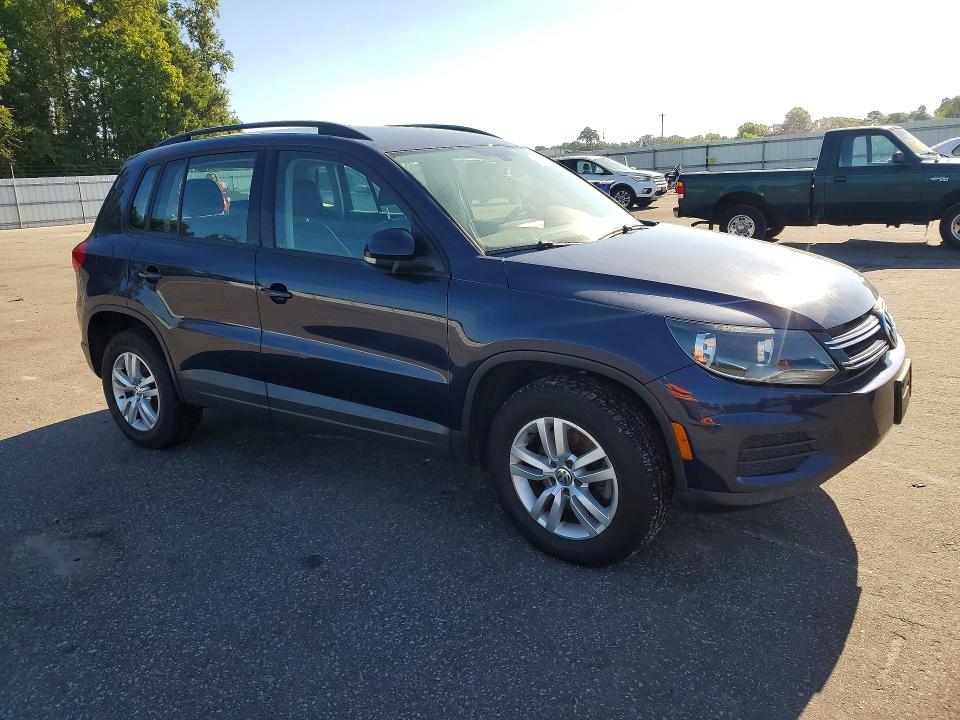 67813556 :رقم المزاد ، WVGBV7AX0GW601152 vin ، 2016 Volkswagen Tiguan مزاد بيع
