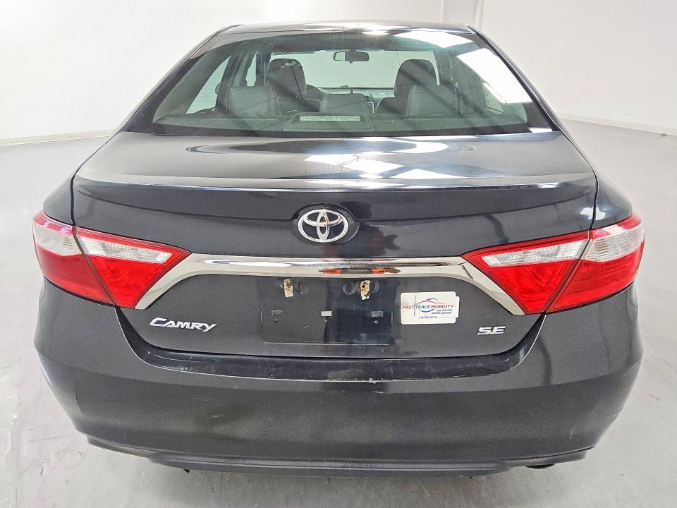 66298366 :رقم المزاد ، 4T1BF1FK0HU789577 vin ، 2017 Toyota Camry مزاد بيع