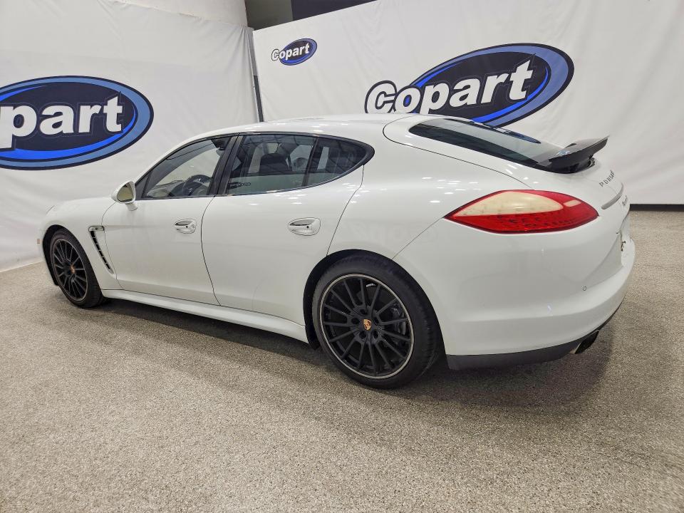 2013 Porsche Panamera მანქანა იყიდება აუქციონზე, vin: WP0AA2A75DL015641, აუქციონის ნომერი: 70534546