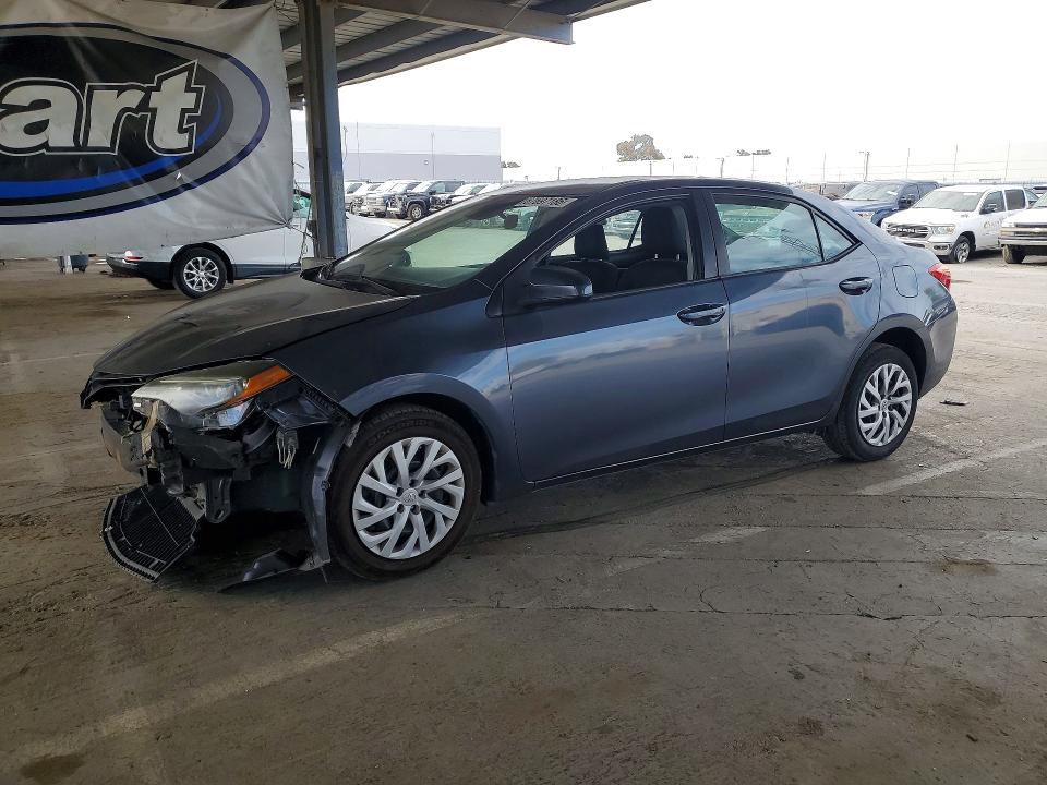 67697186 :رقم المزاد ، 2T1BURHE5JC079948 vin ، 2018 Toyota Corolla مزاد بيع
