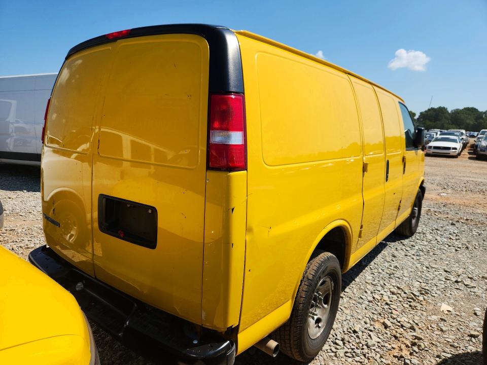 67113406 :رقم المزاد ، 1GCWGAFPXM1174349 vin ، 2021 Chevrolet Express G2500 مزاد بيع