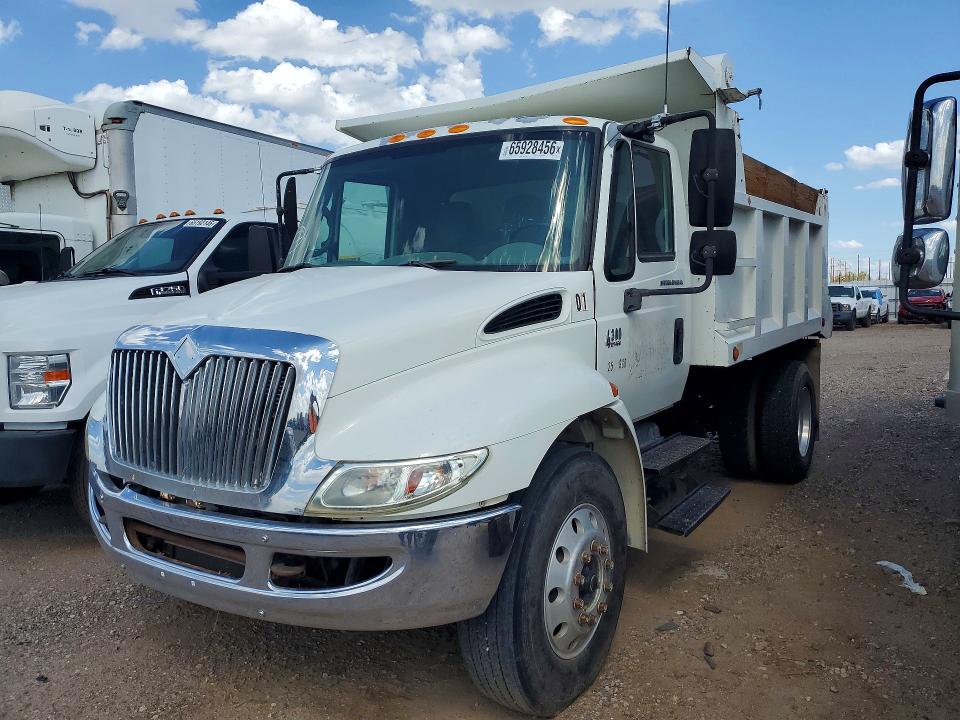 65928456 :رقم المزاد ، 1HTMMAAN24H612619 vin ، 2004 International 4000 مزاد بيع