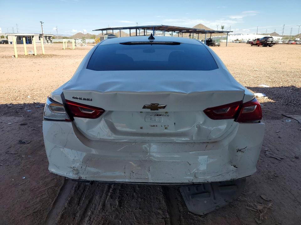 68277276 :رقم المزاد ، 1G1ZC5STXJF104652 vin ، 2018 Chevrolet Malibu مزاد بيع