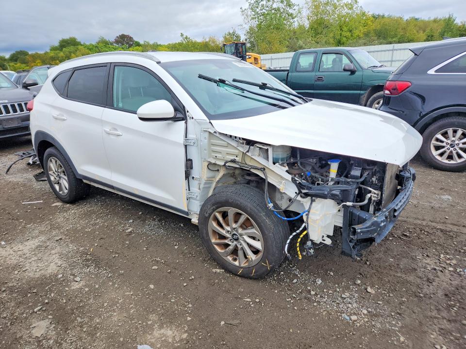 2017 Hyundai Tucson მანქანა იყიდება აუქციონზე, vin: KM8J3CA43HU423864, აუქციონის ნომერი: 70692696