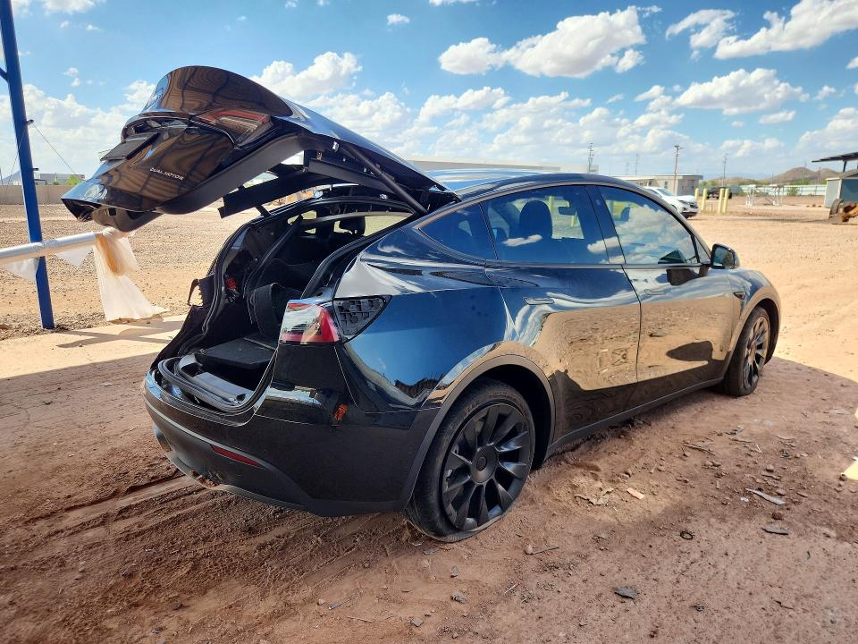 67827006 :رقم المزاد ، 7SAYGAEEXNF391887 vin ، 2022 Tesla Model Y مزاد بيع