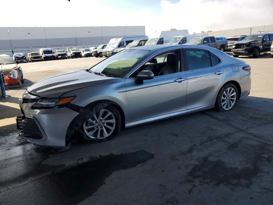 2023 Toyota Camry მანქანა იყიდება აუქციონზე, vin: 4T1C11AK1PU132375, აუქციონის ნომერი: 69451106