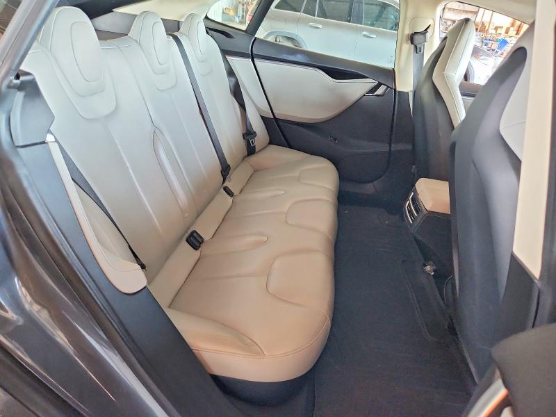 67684746 :رقم المزاد ، 5YJSA1CNXDFP27222 vin ، 2013 Tesla Model S مزاد بيع