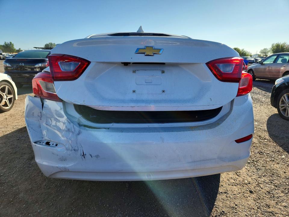 67875646 :رقم المزاد ، 1G1BE5SM3J7228941 vin ، 2018 Chevrolet Cruze مزاد بيع