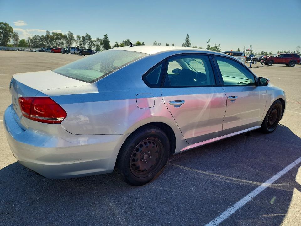 2013 Volkswagen Passat მანქანა იყიდება აუქციონზე, vin: 1VWAP7A32DC033875, აუქციონის ნომერი: 70638006