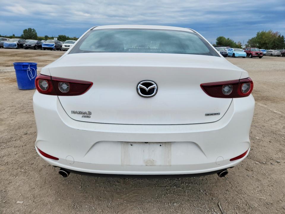 68189016 :رقم المزاد ، JM1BPBCL8N1505596 vin ، 2022 Mazda 3 مزاد بيع