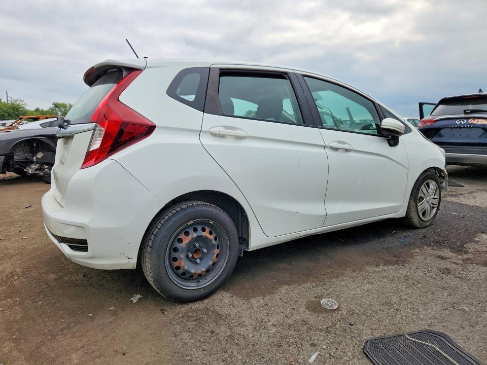 69378006 :رقم المزاد ، 3HGGK5H44JM732872 vin ، 2018 Honda Fit مزاد بيع