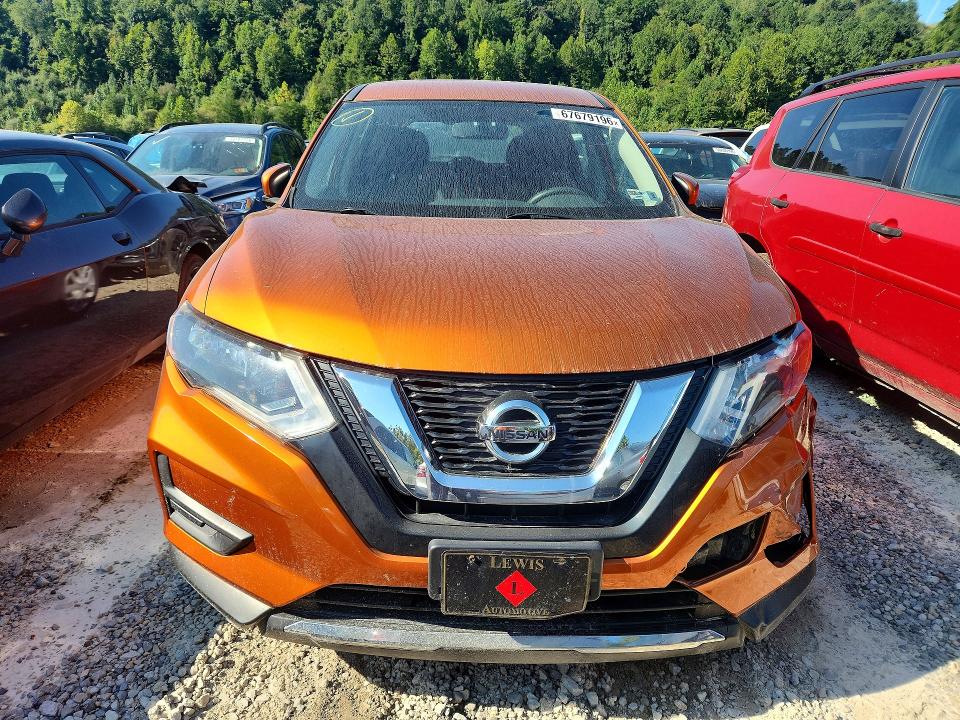 2017 Nissan Rogue მანქანა იყიდება აუქციონზე, vin: JN8AT2MV9HW020337, აუქციონის ნომერი: 67679196