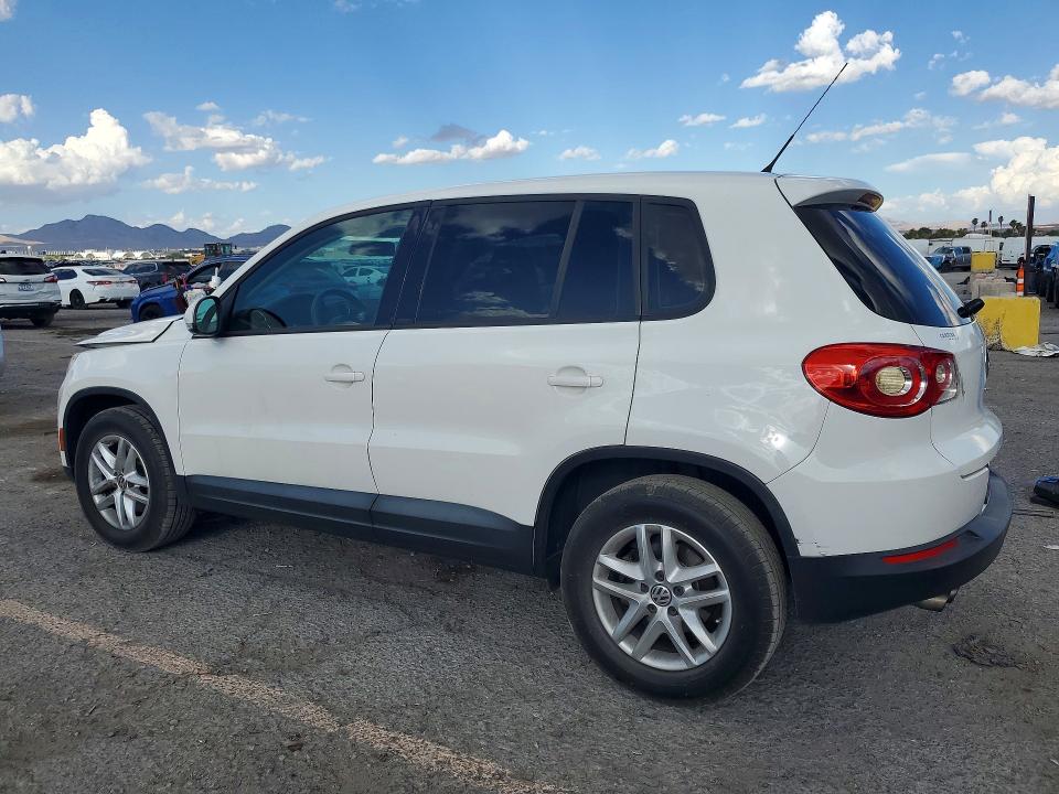 2011 Volkswagen Tiguan მანქანა იყიდება აუქციონზე, vin: WVGAV7AX6BW553810, აუქციონის ნომერი: 69169026
